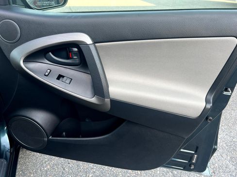 Used 2009 Toyota RAV4 4WD image 14