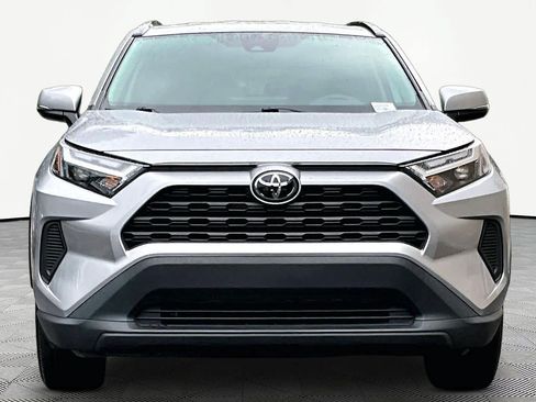 Used 2025 Toyota RAV4 XLE AWD/4WD image 4