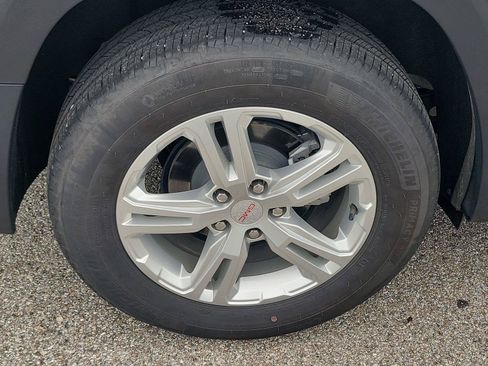 Used 2024 GMC Terrain SLE w/ Driver Convenience Package FWD image 5