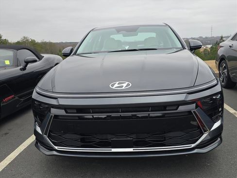 New 2026 Hyundai Sonata SEL image 2