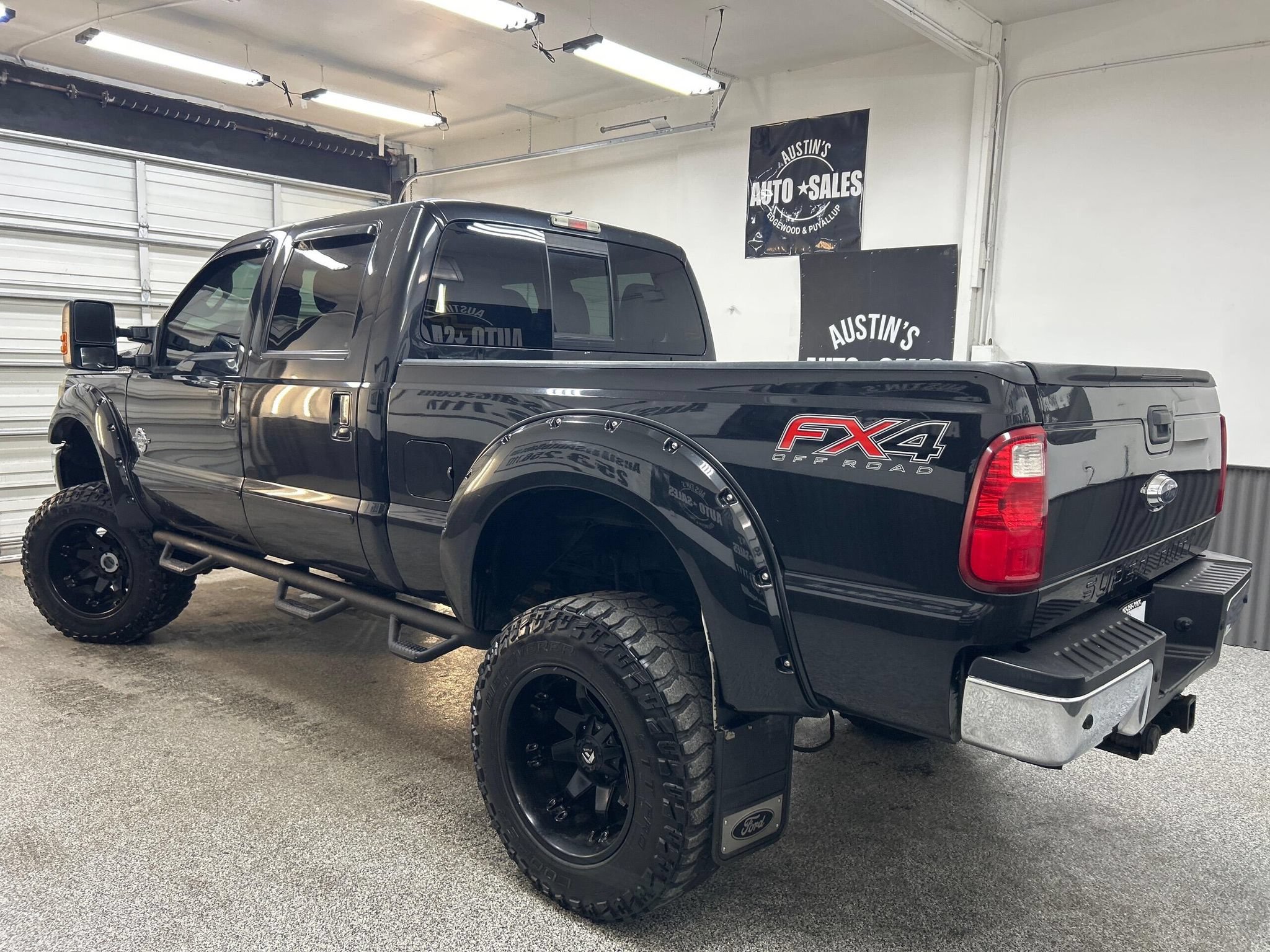 Used 2015 Ford F350 Lariat w/ Lariat Ultimate Package AWD/4WD image 4