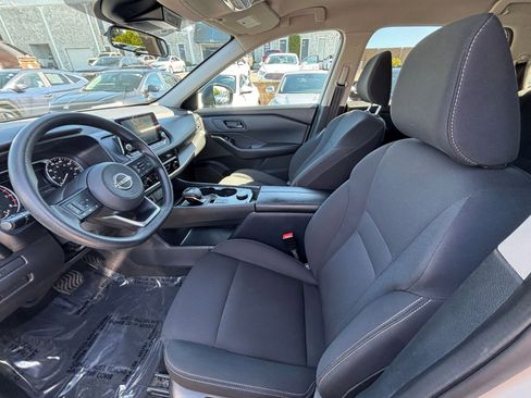 Used 2024 Nissan Rogue S image 25