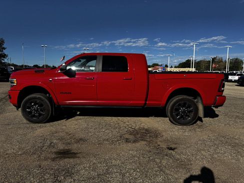 Used 2022 RAM 3500 Laramie AWD/4WD image 5