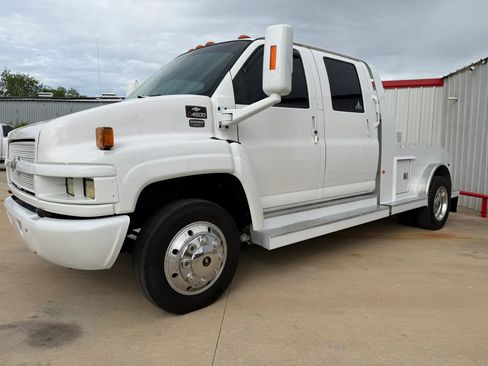 Used 2004 Chevrolet Kodiak C4500 2WD Crew Cab image 3