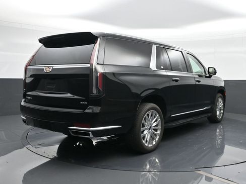 Used 2023 Cadillac Escalade ESV Premium Luxury AWD/4WD image 5