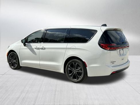 New 2026 Chrysler Pacifica Select image 7