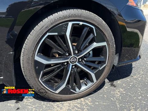 Certified 2023 Nissan Altima 2.5 SR FWD image 9