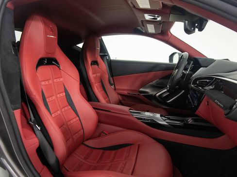 Certified 2025 Ferrari 12Cilindri RWD image 30