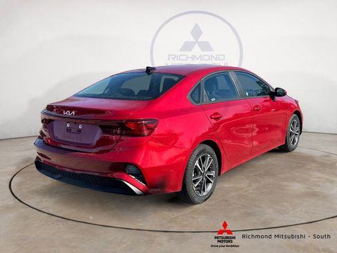 Used 2024 Kia Forte LXS image 3