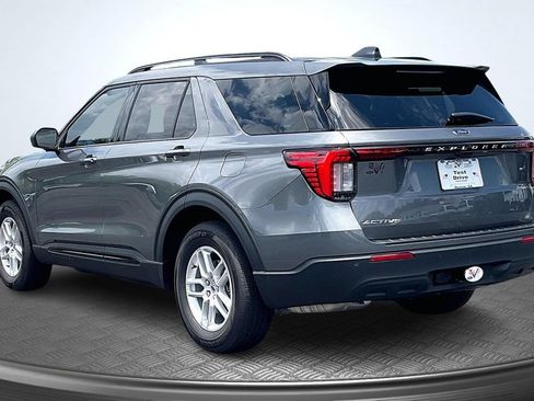 Used 2026 Ford Explorer Active RWD image 5