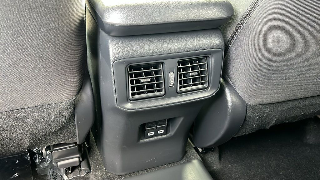 Used 2024 Toyota RAV4 SE w/ Weather & Moonroof Package AWD/4WD image 10