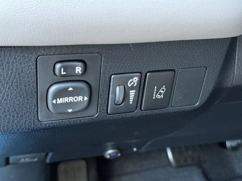 Certified 2018 Toyota RAV4 XLE image 28