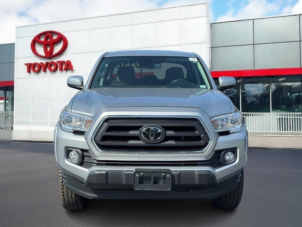 Used 2022 Toyota Tacoma SR5 AWD/4WD image 11