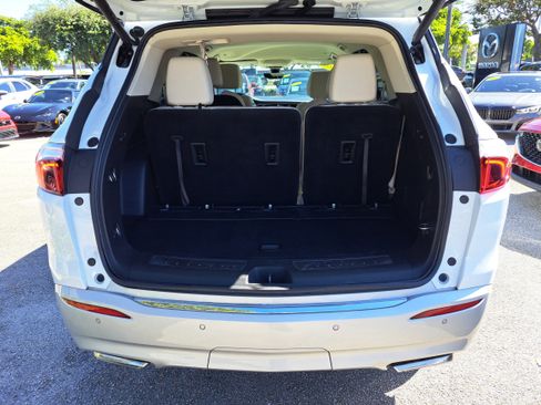 Used 2024 Buick Enclave Essence w/ Technology Package image 5