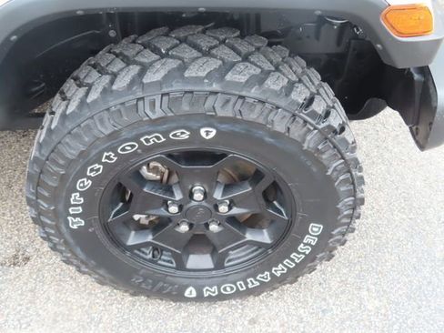 Used 2022 Jeep Gladiator Sport AWD/4WD image 14