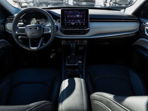 Used 2026 Jeep Compass Limited image 33