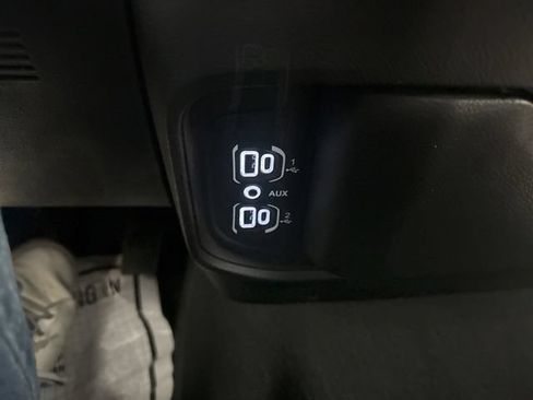 Used 2021 RAM 1500 Big Horn AWD/4WD image 23