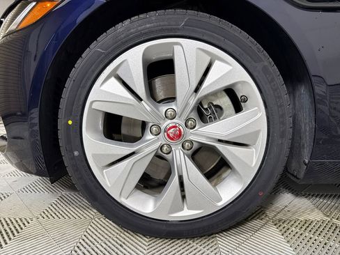 Used 2020 Jaguar XE S image 18