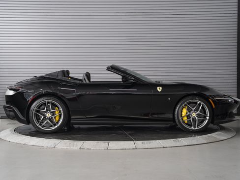 Used 2026 Ferrari Roma Spider RWD image 6