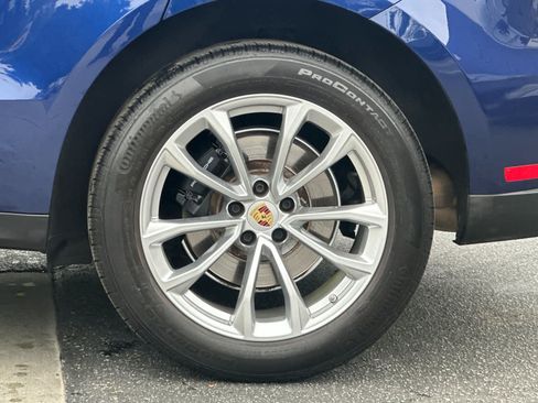 Certified 2024 Porsche Macan AWD/4WD image 30