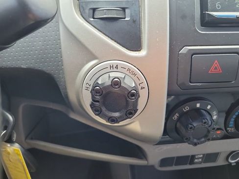Used 2013 Toyota Tacoma 4x4 Access Cab V6 w/ TRD Sport Pkg image 24