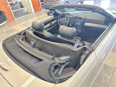 Used 2004 Ford Thunderbird Deluxe image 7