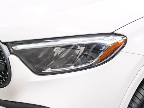 Certified 2025 Mercedes-Benz GLC 300 image 11