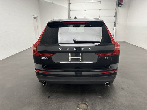 Used 2018 Volvo XC60 T5 Momentum w/ Convenience Package image 8
