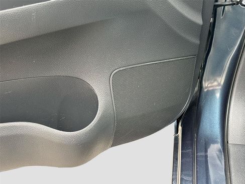 Used 2015 Nissan Sentra SV FWD image 18