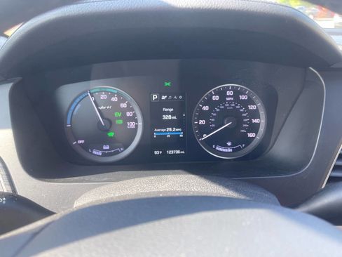 Used 2016 Hyundai Sonata Limited image 18