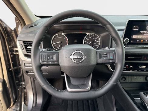 Used 2026 Nissan Rogue SV image 27