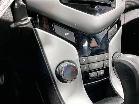 Used 2015 Chevrolet Cruze LT FWD image 15