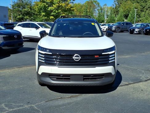 New 2026 Nissan Kicks SR w/ Cold Weather Package image 2