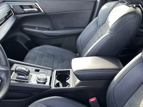 Used 2024 Mitsubishi Outlander SE image 24