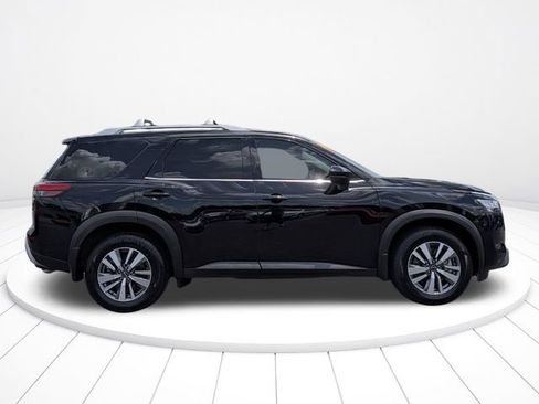 Used 2023 Nissan Pathfinder SL AWD/4WD image 3