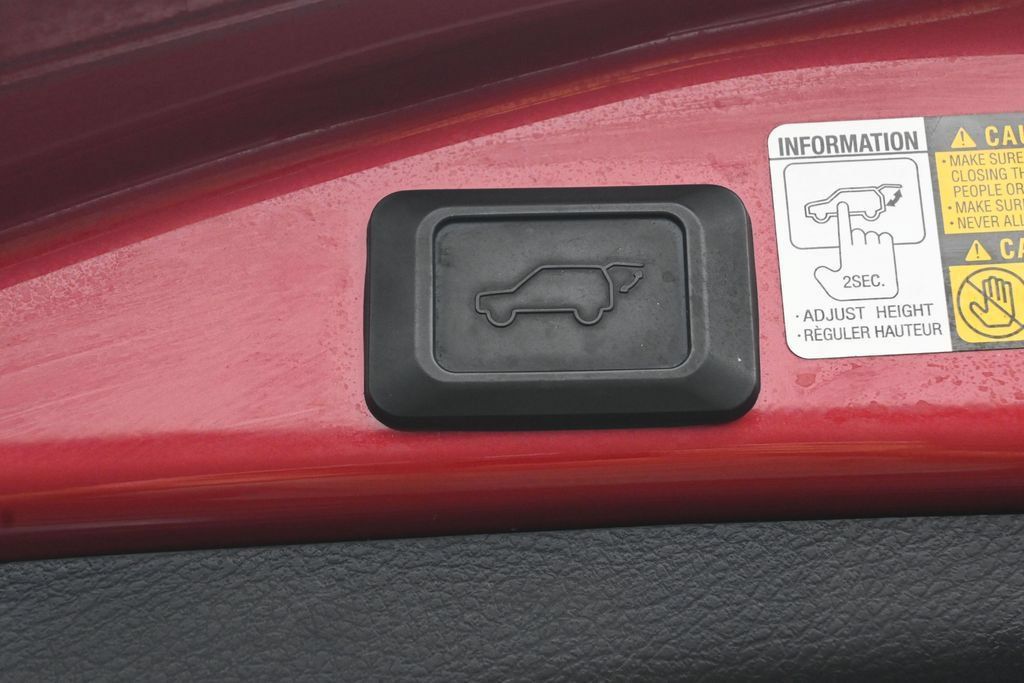 Used 2013 Toyota RAV4 Limited AWD/4WD image 32
