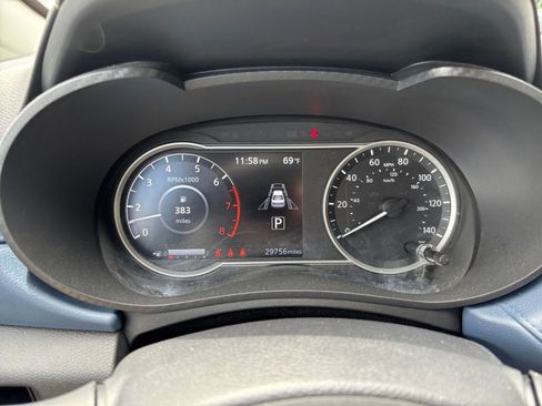 Used 2025 Nissan Versa SV FWD image 35