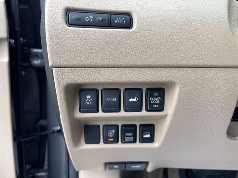 Used 2014 Nissan Rogue SL w/ SL Premium Package image 16