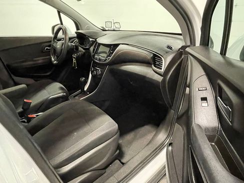 Used 2019 Chevrolet Trax LS FWD image 24