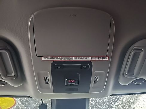 Used 2019 Toyota Camry SE image 23