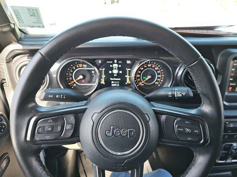 Used 2022 Jeep Gladiator Sport image 21