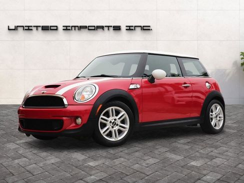 Used 2013 MINI Cooper S FWD image 1