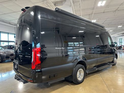 Used 2022 Mercedes-Benz Sprinter 3500 image 9