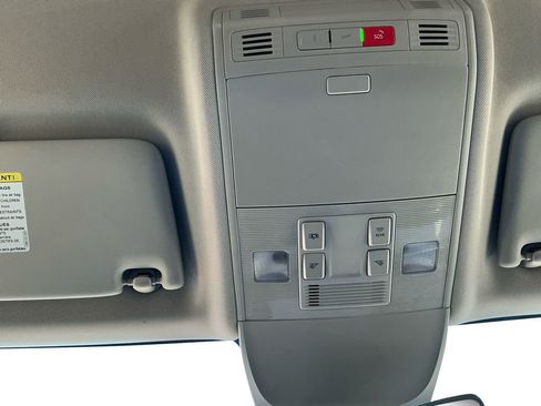 New 2025 Volkswagen Taos SE image 23