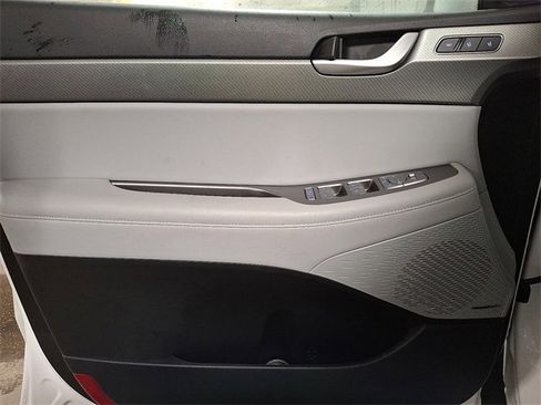 Used 2023 Hyundai Palisade SEL w/ Premium Package image 13