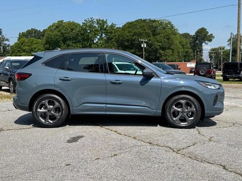 Used 2024 Ford Escape ST-Line Select w/ Tech Pack #1 AWD/4WD image 2
