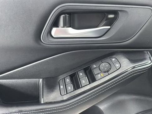 Certified 2025 Nissan Rogue SV image 20