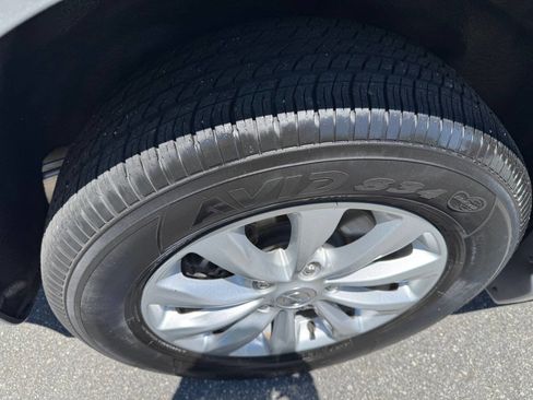 Used 2018 Chrysler Pacifica Touring Plus FWD image 23