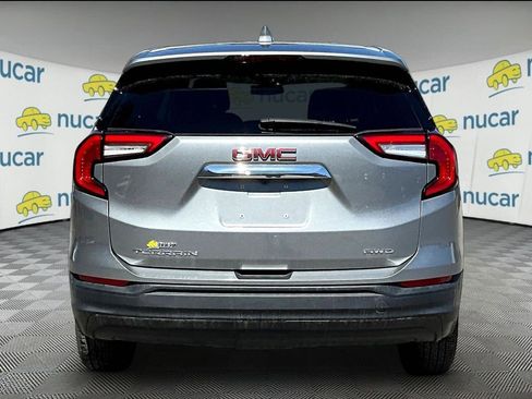 Used 2024 GMC Terrain SLE image 5