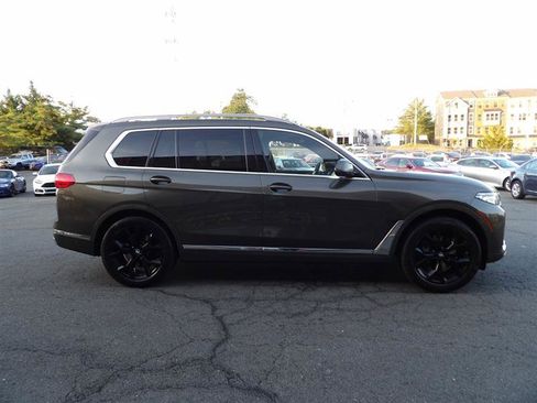 Used 2021 BMW X7 xDrive40i w/ Premium Package image 8